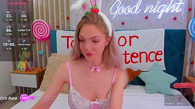 Snapshot of Emilly_Hart chatting on October 28, 2025, 2:45 am Emilly Hart online show from October 28, 2025, 2:45 am