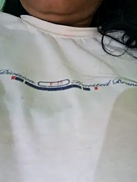 Snapshot of Priya_Bong chatting on October 14, 2025, 2:23 am Priya Bong online show from October 14, 2025, 2:23 am