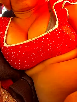 Snapshot of Priya_Bong chatting on January 6, 2025, 8:03 am Priya Bong online show from January 6, 2025, 8:03 am