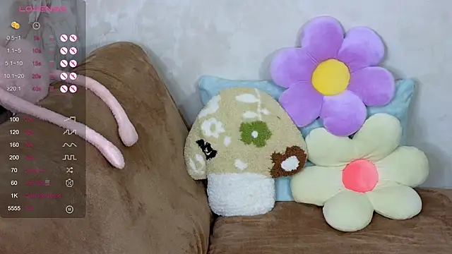 Snapshot of TrissMerigold9 chatting on October 13, 2025, 9:16 pm TrissMerigold9 online show from October 13, 2025, 9:16 pm