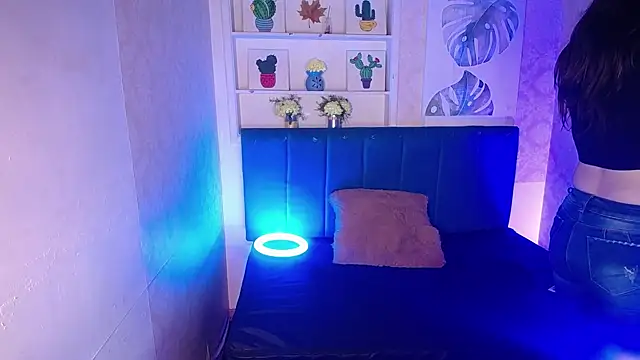 Snapshot of AnnaliOlsenX chatting on February 19, 2025, 1:50 pm AnnaliOlsenX online show from February 19, 2025, 1:50 pm