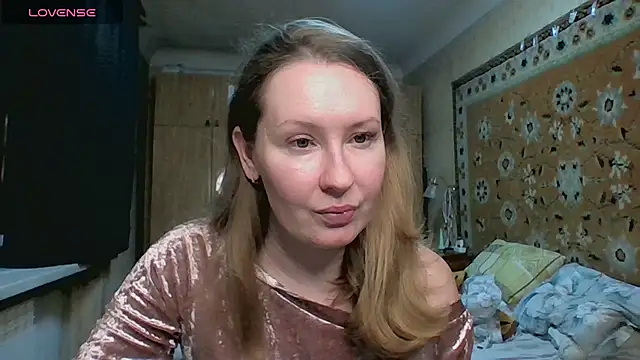 Snapshot of AnnaXLovers chatting on February 25, 2026, 12:27 pm AnnaXLovers online show from February 25, 2026, 12:27 pm