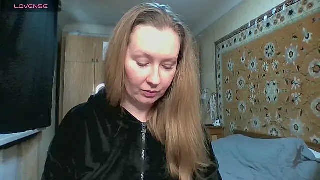 AnnaXLovers online show from April 28, 2026, 12:31 pm