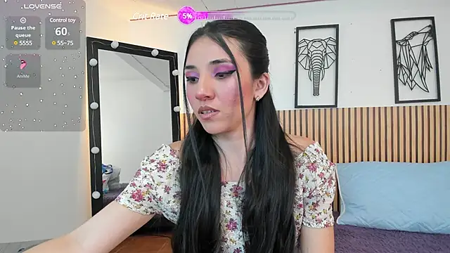 LILA ELLIOT online show from February 4, 2025, 7:22 pm
