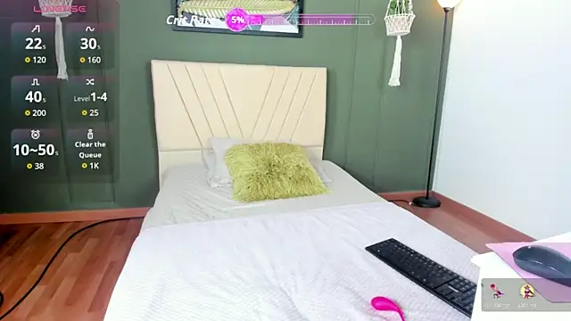 LILA ELLIOT online show from March 11, 2026, 7:41 pm