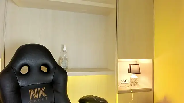 Snapshot of tamaraa_smiith chatting on November 21, 2025, 7:35 pm tamaraa smiith online show from November 21, 2025, 7:35 pm