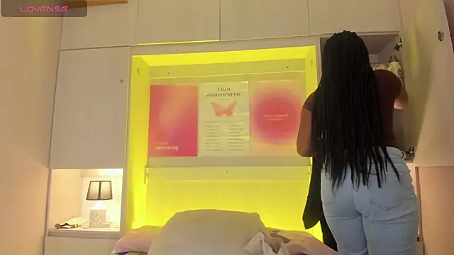 Snapshot of tamaraa_smiith chatting on June 10, 2026, 7:59 pm tamaraa smiith online show from June 10, 2026, 7:59 pm