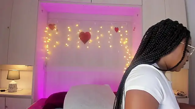 tamaraa smiith online show from March 6, 2026, 7:42 pm