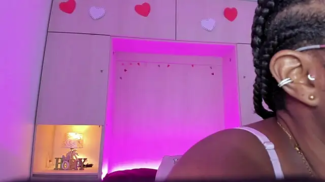 Snapshot of tamaraa_smiith chatting on October 9, 2025, 7:58 pm tamaraa smiith online show from October 9, 2025, 7:58 pm