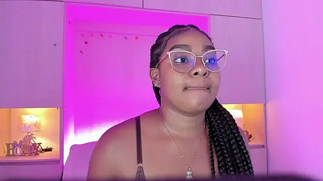 Snapshot of tamaraa_smiith chatting on October 11, 2025, 7:37 pm tamaraa smiith online show from October 11, 2025, 7:37 pm