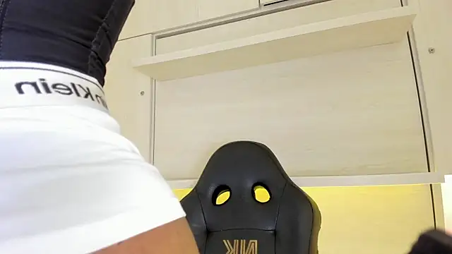 Snapshot of tamaraa_smiith chatting on October 24, 2025, 7:46 pm tamaraa smiith online show from October 24, 2025, 7:46 pm