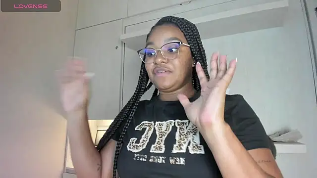 Snapshot of tamaraa_smiith chatting on June 18, 2026, 7:41 pm tamaraa smiith online show from June 18, 2026, 7:41 pm