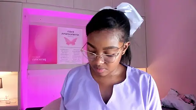 Snapshot of tamaraa_smiith chatting on December 3, 2025, 8:08 pm tamaraa smiith online show from December 3, 2025, 8:08 pm