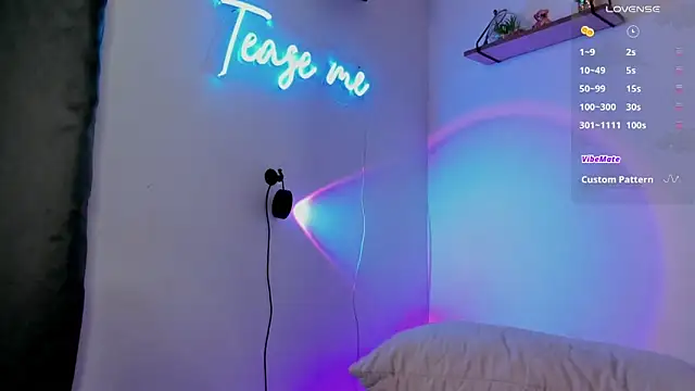 Snapshot of Manuela_monroe chatting on October 17, 2025, 12:47 am Manuela monroe online show from October 17, 2025, 12:47 am