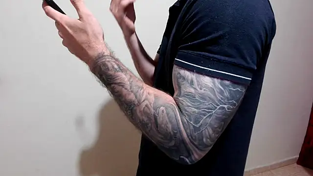 Snapshot of Kenner_fox77 chatting on December 18, 2025, 1:11 am Kenner fox77 online show from December 18, 2025, 1:11 am