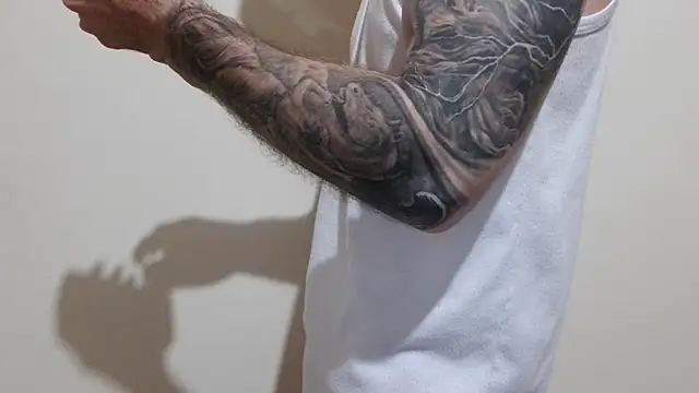 Snapshot of Kenner_fox77 chatting on March 5, 2025, 12:49 am Kenner fox77 online show from March 5, 2025, 12:49 am