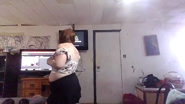 Snapshot of Sweetexibition chatting on October 10, 2025, 1:45 pm Sweetexibition online show from October 10, 2025, 1:45 pm