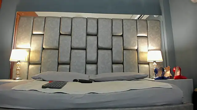 Snapshot of BrendaAdams_ chatting on October 18, 2025, 11:01 am BrendaAdams online show from October 18, 2025, 11:01 am