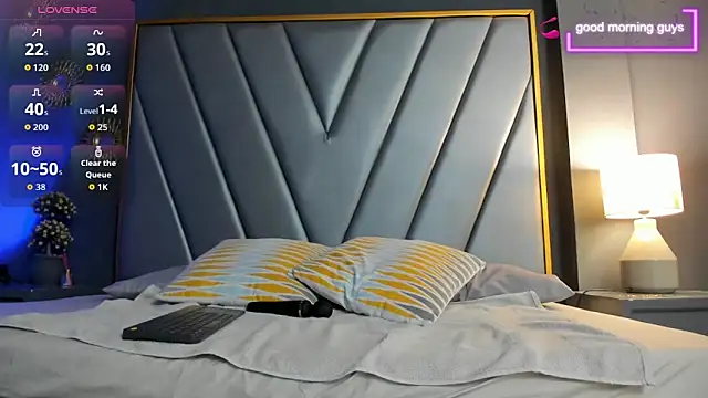 Snapshot of BrendaAdams_ chatting on November 4, 2025, 10:30 am BrendaAdams online show from November 4, 2025, 10:30 am