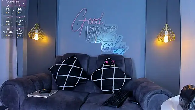 Snapshot of LOLIITA__LOVE chatting on October 11, 2025, 5:58 pm LOLIITA LOVE online show from October 11, 2025, 5:58 pm