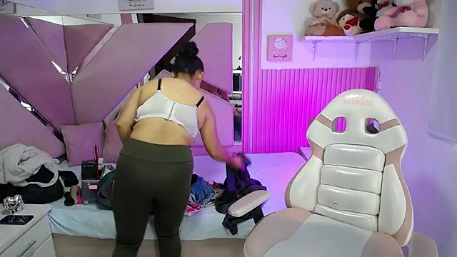 Snapshot of _Miaaleon chatting on October 14, 2025, 12:50 pm Miaaleon online show from October 14, 2025, 12:50 pm