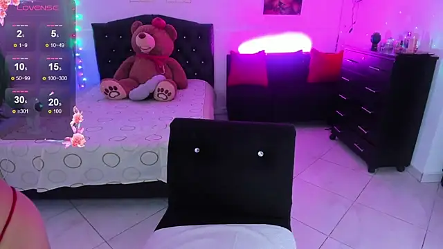 Snapshot of Melanny_lopez18 chatting on November 9, 2025, 10:25 pm Melanny lopez18 online show from November 9, 2025, 10:25 pm