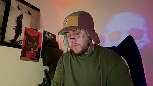 Snapshot of Ash_gusbig chatting on November 4, 2025, 3:21 am Ash gusbig online show from November 4, 2025, 3:21 am