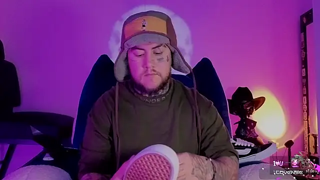 Snapshot of Ash_gusbig chatting on November 10, 2025, 12:59 am Ash gusbig online show from November 10, 2025, 12:59 am