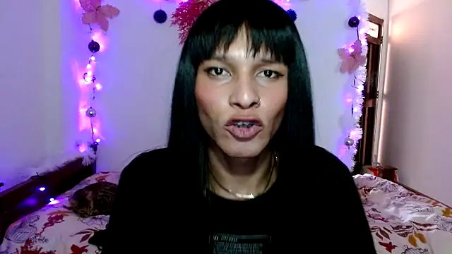 carolinemiller7 online show from December 29, 2024, 9:52 pm