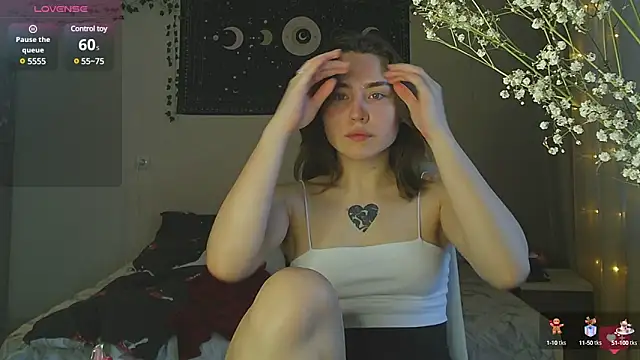 Snapshot of Aurora_workerr chatting on February 14, 2025, 2:07 am Aurora workerr online show from February 14, 2025, 2:07 am