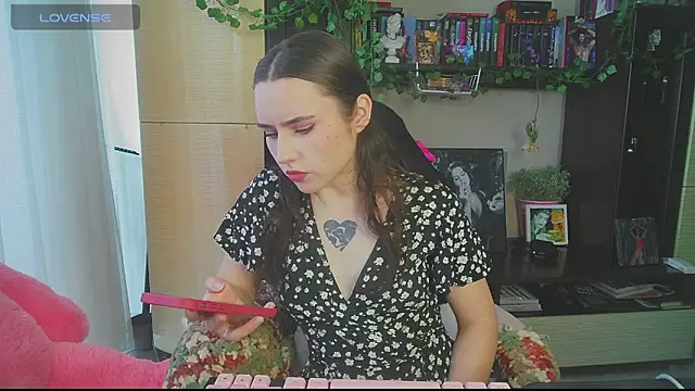 Aurora workerr online show from April 17, 2026, 11:57 am