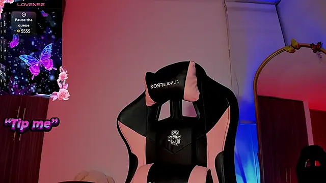 SheilaSmiith online show from January 14, 2025, 3:22 am