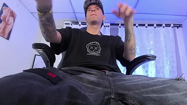 FrannBoy online show from March 15, 2025, 7:38 pm