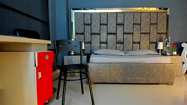 Snapshot of Matureyulyet chatting on November 6, 2025, 8:24 pm Matureyulyet online show from November 6, 2025, 8:24 pm