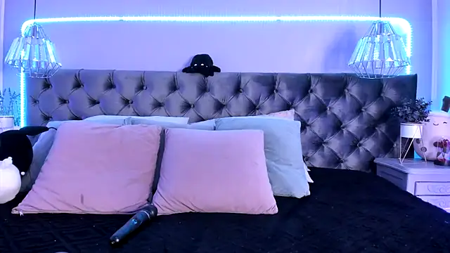 Snapshot of Naomii_Soto chatting on March 5, 2025, 8:10 pm Naomii Soto online show from March 5, 2025, 8:10 pm