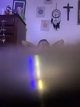 Snapshot of UKNOW_lol chatting on November 19, 2025, 9:04 pm UKNOW lol online show from November 19, 2025, 9:04 pm