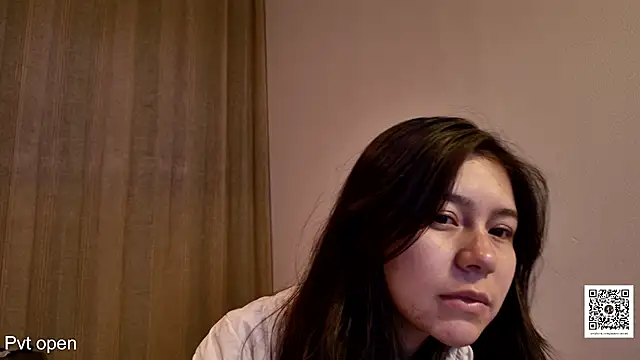 Snapshot of pink_flower_ chatting on July 26, 2026, 3:35 am pink flower online show from July 26, 2026, 3:35 am