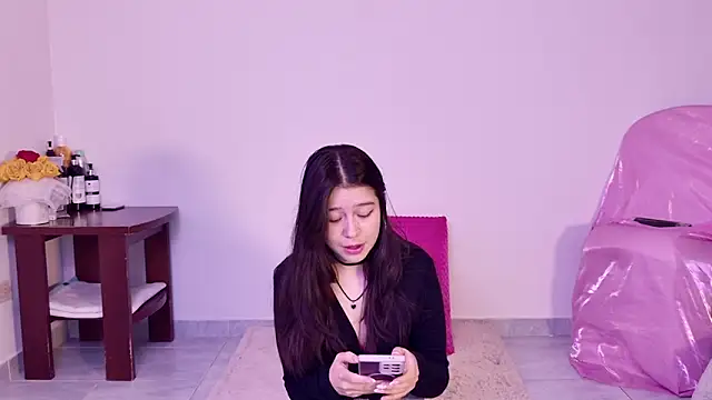 Snapshot of pink_flower_ chatting on October 9, 2025, 11:38 pm pink flower online show from October 9, 2025, 11:38 pm