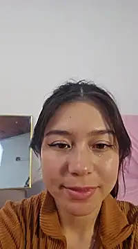 Snapshot of pink_flower_ chatting on January 21, 2025, 10:41 pm pink flower online show from January 21, 2025, 10:41 pm