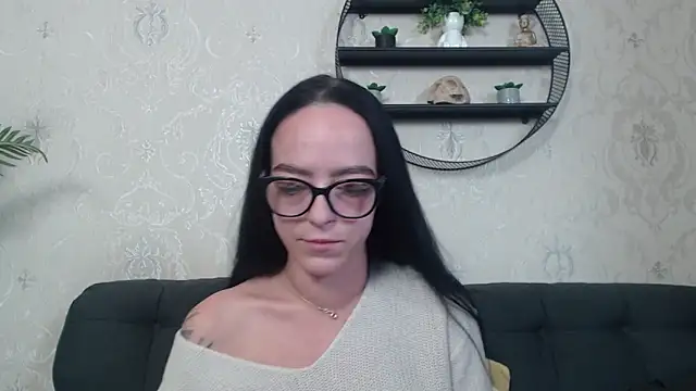 Snapshot of IzabelllNoir chatting on November 24, 2025, 9:53 am IzabelllNoir online show from November 24, 2025, 9:53 am