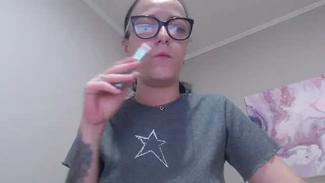Snapshot of IzabelllNoir chatting on June 25, 2026, 5:56 am IzabelllNoir online show from June 25, 2026, 5:56 am