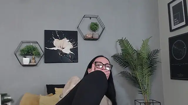 Snapshot of IzabelllNoir chatting on February 20, 2026, 9:33 am IzabelllNoir online show from February 20, 2026, 9:33 am