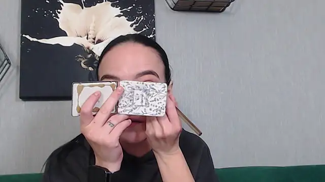 Snapshot of IzabelllNoir chatting on March 19, 2026, 10:04 am IzabelllNoir online show from March 19, 2026, 10:04 am