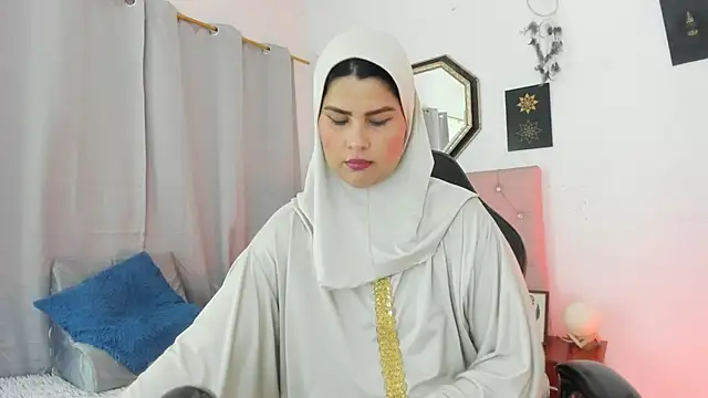 Snapshot of AishaAmin_ chatting on July 17, 2026, 12:13 pm AishaAmin online show from July 17, 2026, 12:13 pm