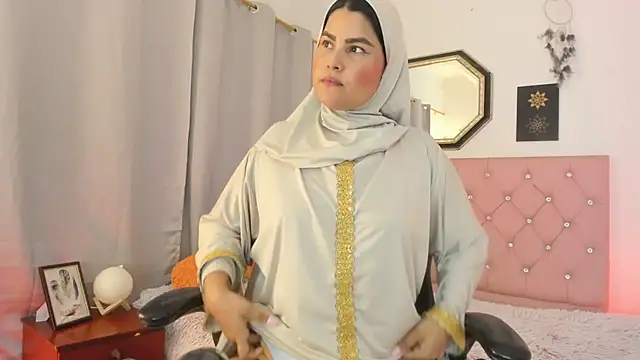Snapshot of AishaAmin_ chatting on July 30, 2026, 12:15 pm AishaAmin online show from July 30, 2026, 12:15 pm