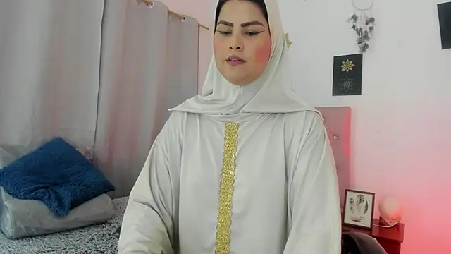 Snapshot of AishaAmin_ chatting on June 20, 2026, 12:10 pm AishaAmin online show from June 20, 2026, 12:10 pm