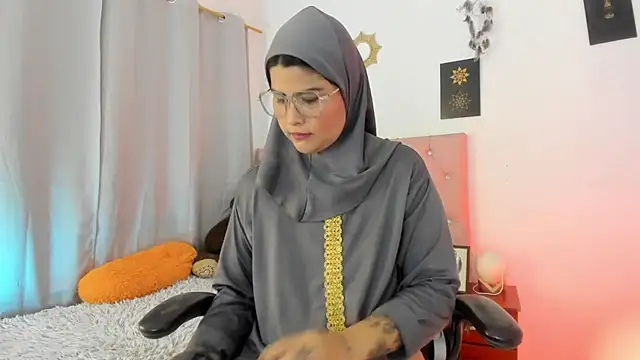 Snapshot of AishaAmin_ chatting on July 6, 2026, 12:34 pm AishaAmin online show from July 6, 2026, 12:34 pm