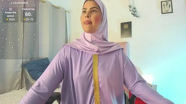 Snapshot of AishaAmin_ chatting on June 11, 2026, 12:46 pm AishaAmin online show from June 11, 2026, 12:46 pm