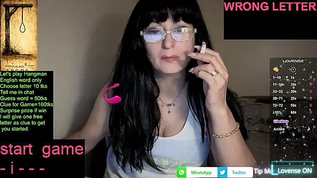 Snapshot of YourDreamLoverr chatting on May 3, 2026, 11:52 pm YourDreamLoverr online show from May 3, 2026, 11:52 pm
