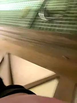 Snapshot of cut7in chatting on December 14, 2025, 1:34 am cut7in online show from December 14, 2025, 1:34 am